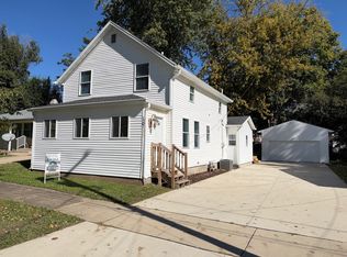 1307 N Oak St, Bloomington, IL 61701