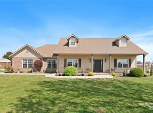 511 N Old Wire Rd, Gravette, AR 72745