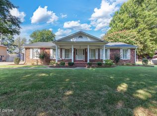 1302 Shady Ln, Trenton, TN 38382