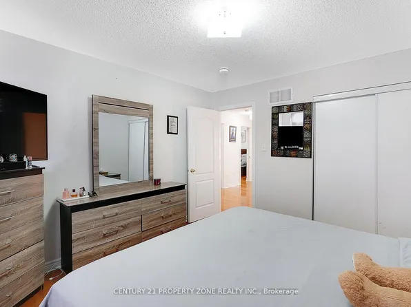19 Bellcrest Rd, Brampton, ON L6Y 2M7