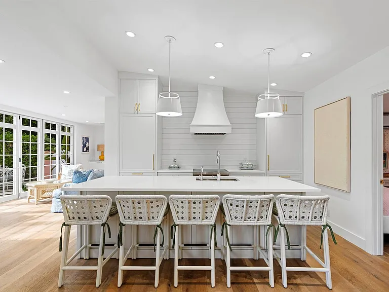 142 Peruvian Ave #1020 — Photo 4