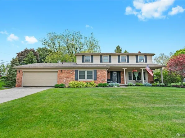 799 Croydon Rd, Rochester Hills, MI 48309