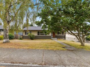 1277 Revercomb Pl, Victoria, BC V8V3G5