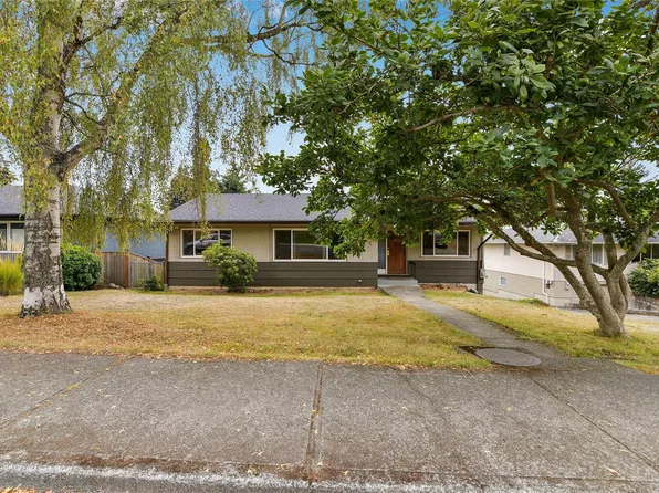 1277 Revercomb Pl, Victoria, BC V8V 3G5