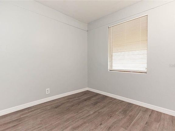 5th image of 110 W Drew St