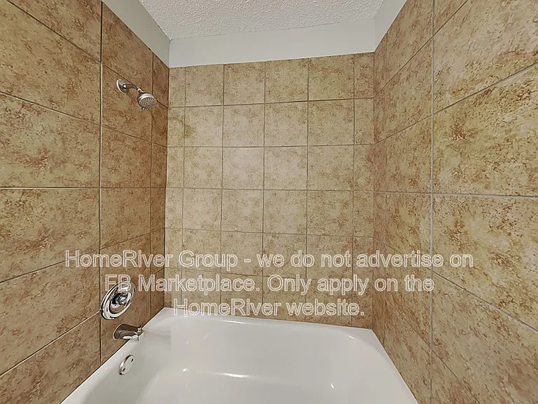 911 Hickory Hill Dr — Photo 16