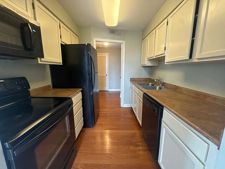 109 N Main St #406 — Photo 5
