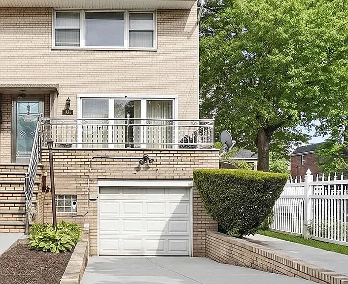 Seymour Ave — Photo 2