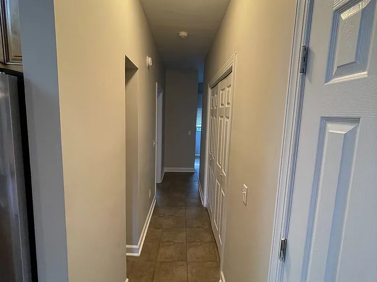 310 Stratford Dr — Photo 7