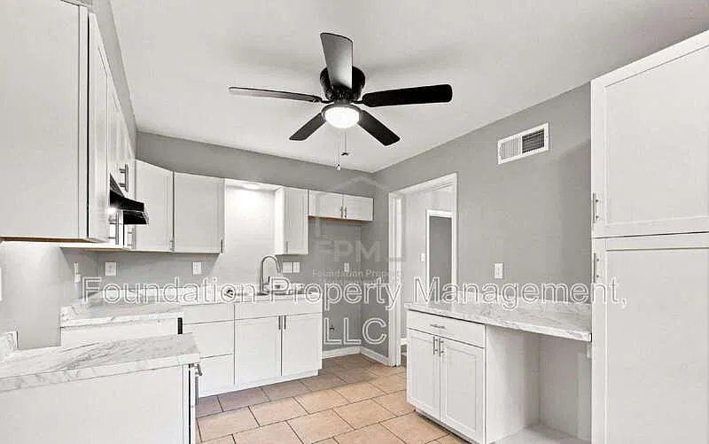 4 bed, 2.0 bath, 1952 sqft, $1,550 — Photo 4