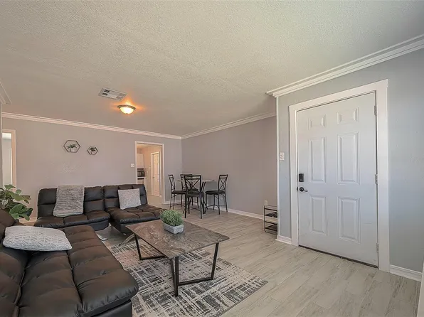 1803 Bayou Homes Dr, Galveston, TX 77551