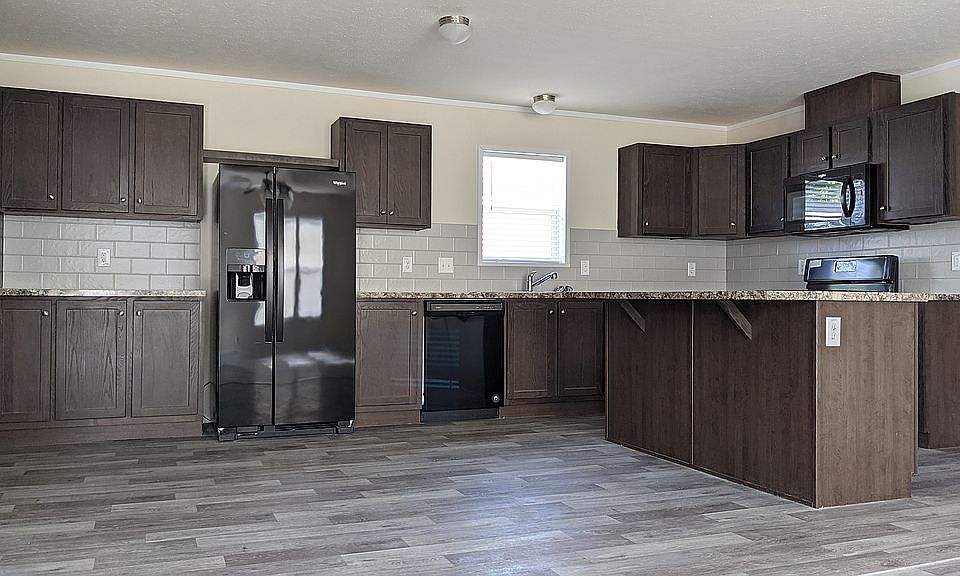 2nd image of 3715 Peach Blossom Ln
