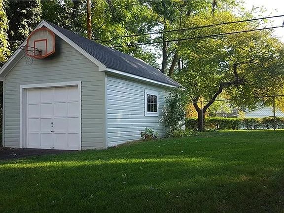 4th image of 36 Walbert Dr