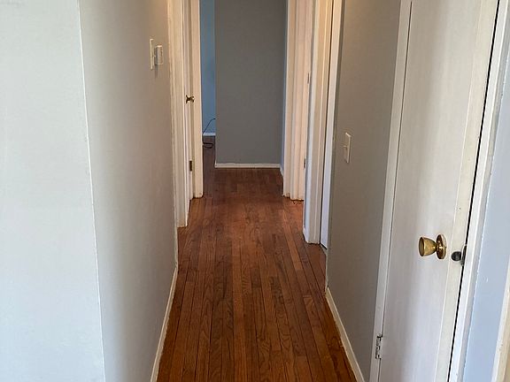 4th image of 1030 Jackson Ln