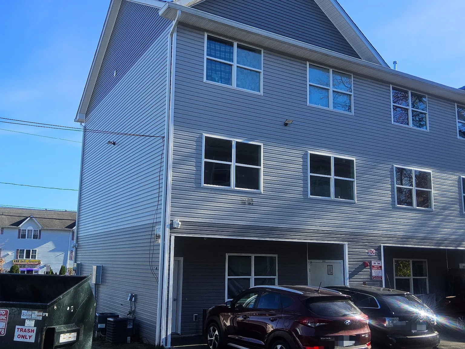 12 Crispus Attucks — Photo 1