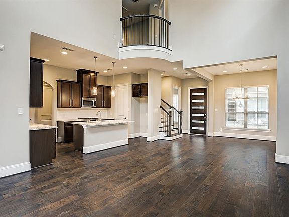 3rd image of 4851 Benning Dr
