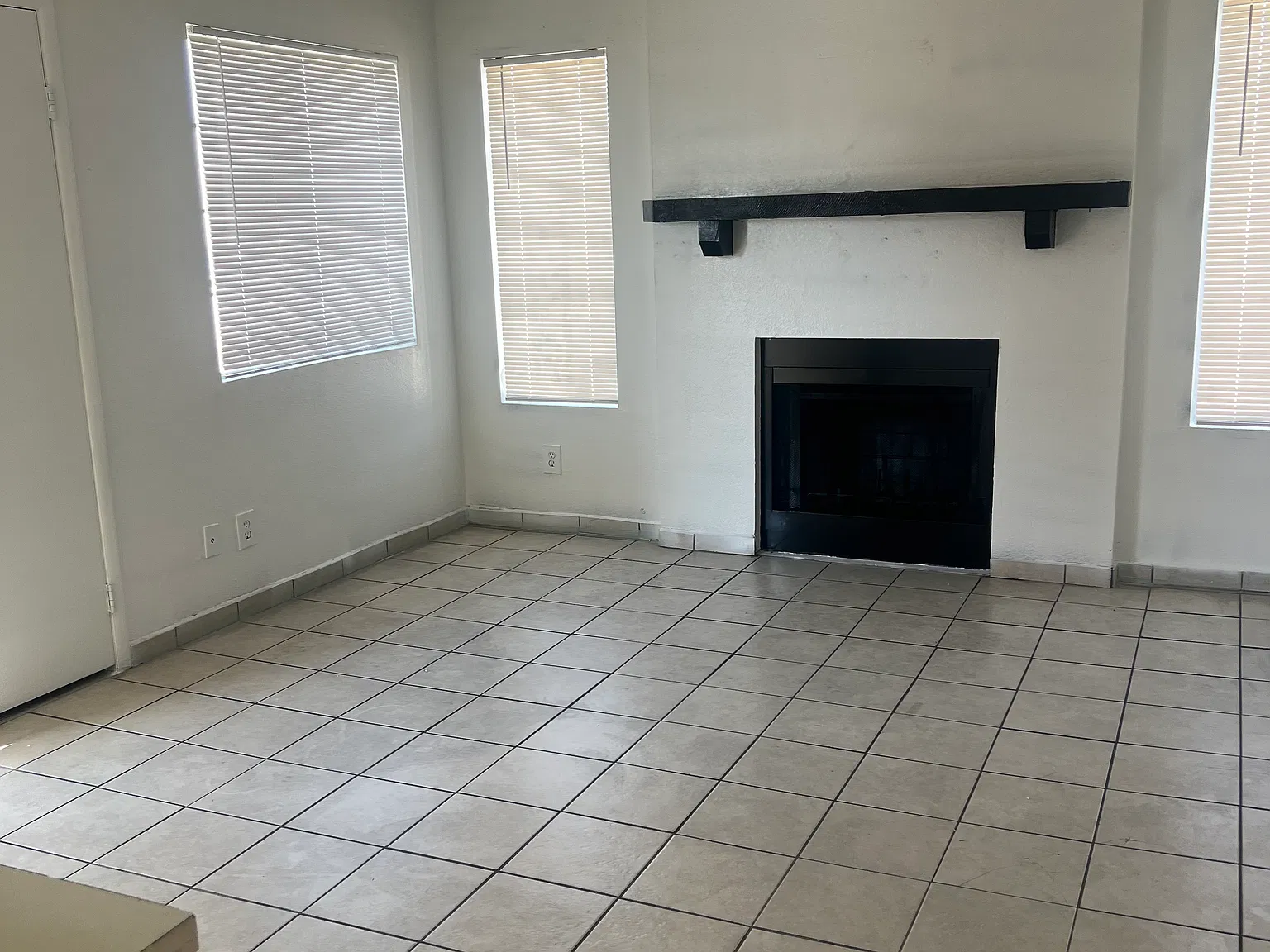 2 bed, 850 sqft, $1,350 — Photo 1