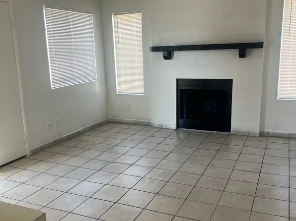 916 Snug Harbor St #B, Las Vegas, NV 89110