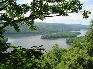 22 Skyline Dr, Sherman, CT 06784