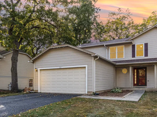 1201 Oak Ridge Dr, Streamwood, IL 60107