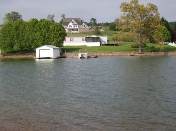 6123 Clearwater Dr, Granite Falls, NC 28630