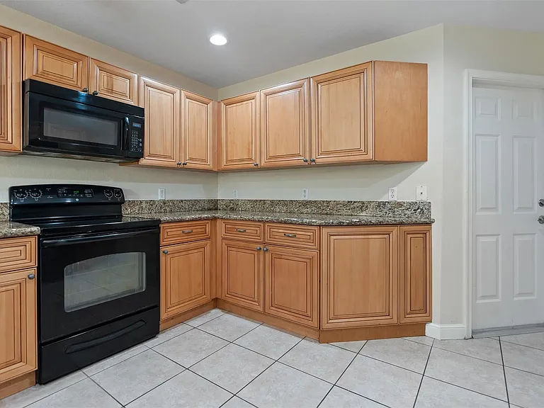 6094 Live Oak Ct #B — Photo 20