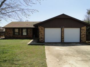 10436 Birkenhead Rd, Yukon, OK 73099