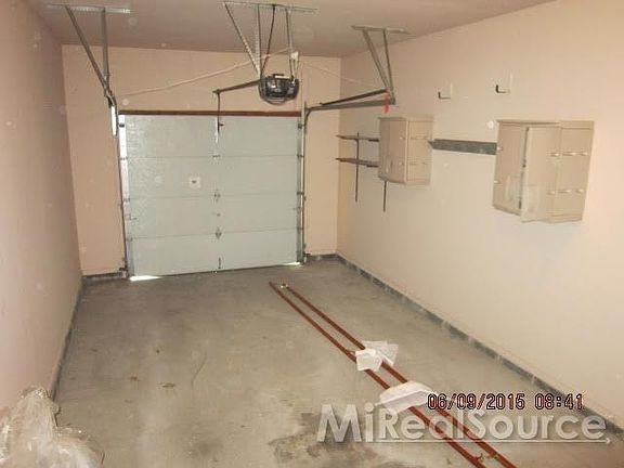 5th image of 743 Claire Pointe Ct W