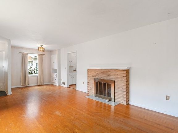2nd image of 10409 E Empire Ave