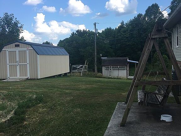 3rd image of 5700 Creek Hill Rd