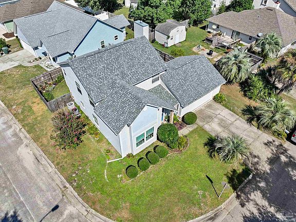3rd image of 5903 Bay Vista Dr