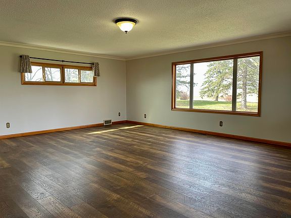 3rd image of 2050 590th St