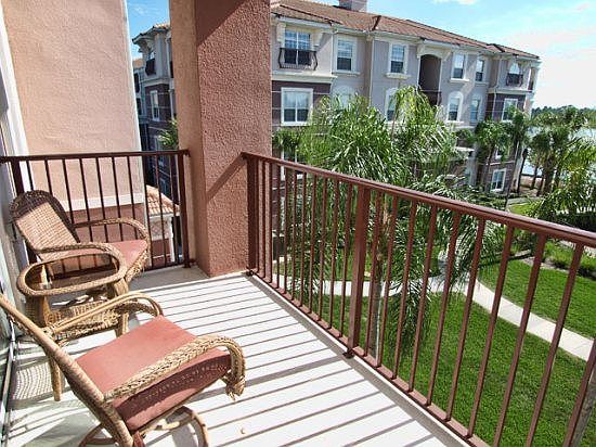 VC2C4862-302-Balcony (1)