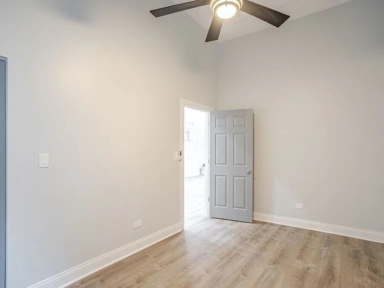 1013 W 18th Pl #1R — Photo 16