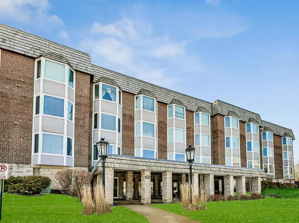 500 Thames Pkwy APT 1C, Park Ridge, IL 60068