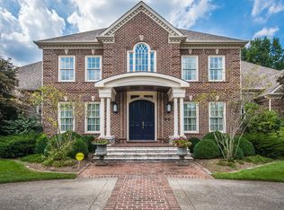 2412 Walnut Grove Ln, Lexington, KY 40509