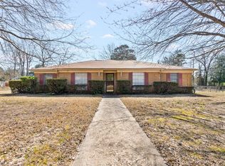 901 Dogwood St, Gilmer, TX 75644