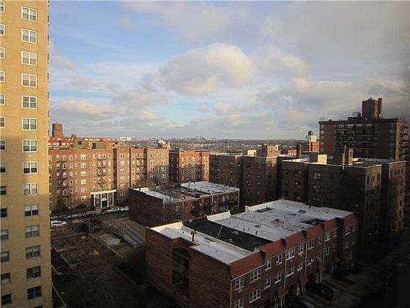 3rd image of 11045 Queens Blvd APT 915