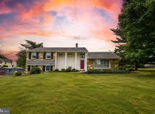 10 E Summit Ave, Telford, PA 18969