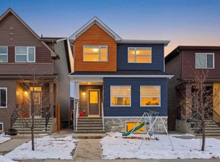 15 N Corner Meadows Cmn NE, Calgary, AB T3N 1J5