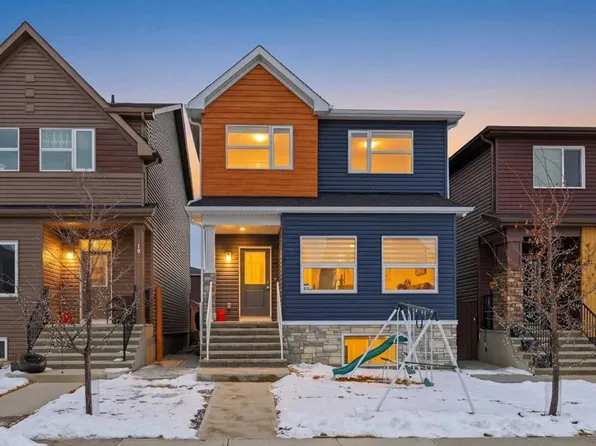 15 N Corner Meadows Cmn NE, Calgary, AB T3N 1J5