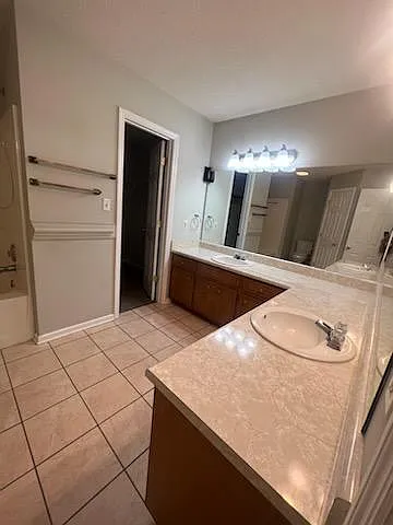 3033 Stonewater Dr — Photo 5