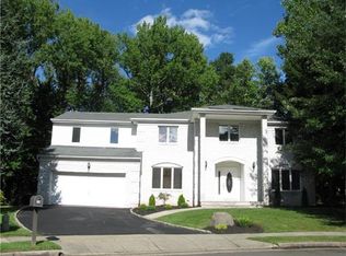 18 Gallo Way, Edison, NJ 08820