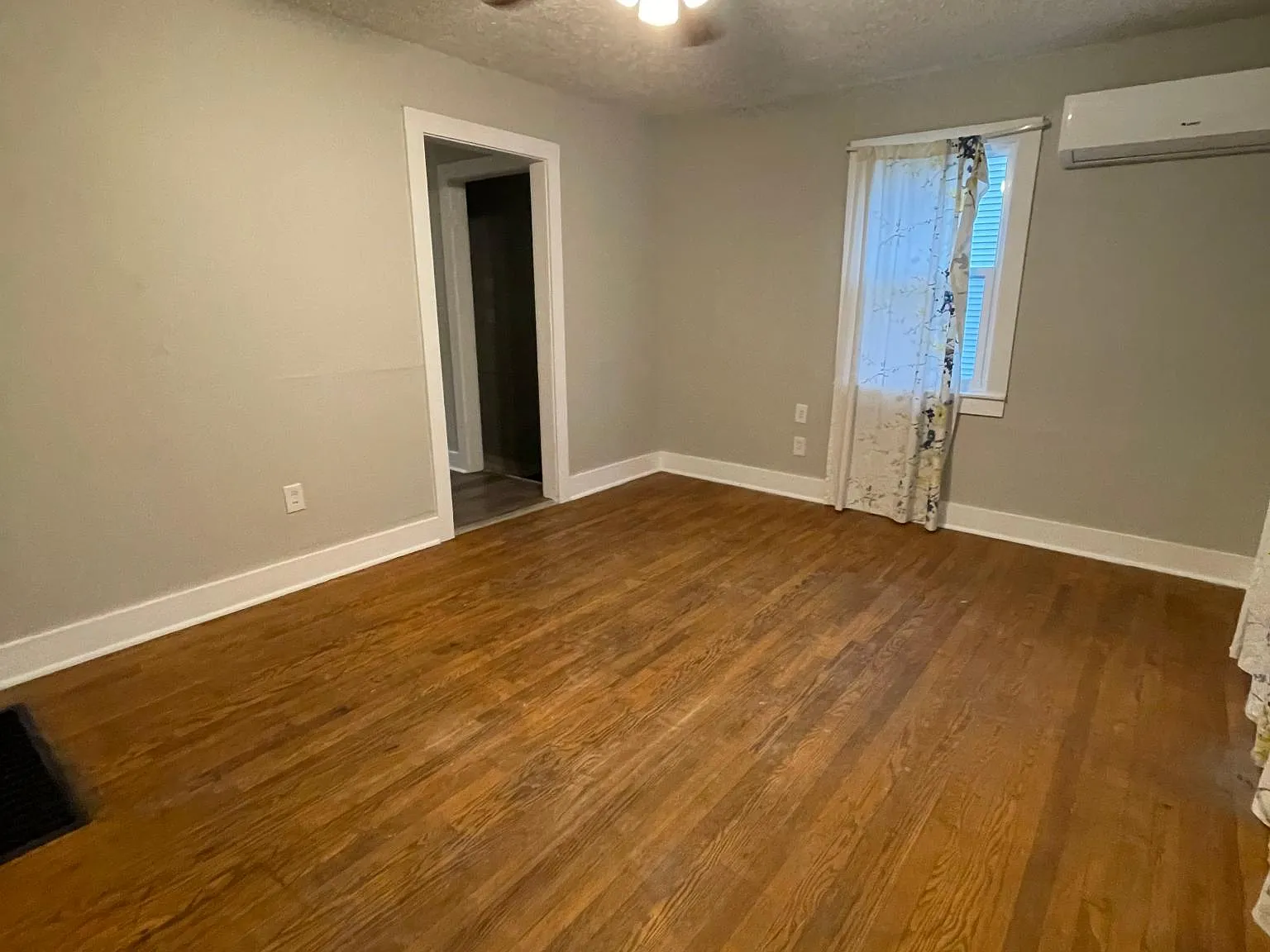 2 bed, 672 sqft, $825 — Photo 2