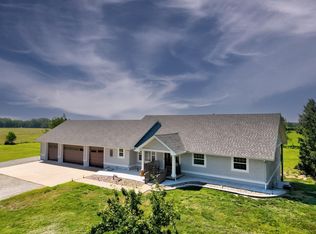 1107 W 33rd Ave, Winfield, KS 67156