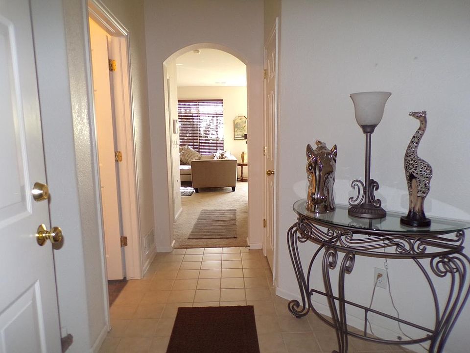 Foyer/Entrance
