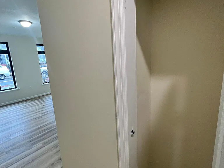 145 Bergen Ave #4 — Photo 8