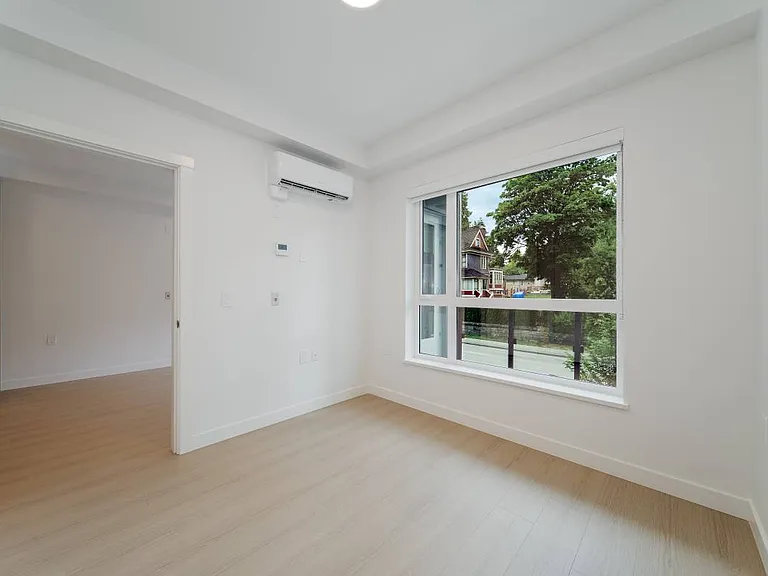 82 1st St #318 — Photo 3