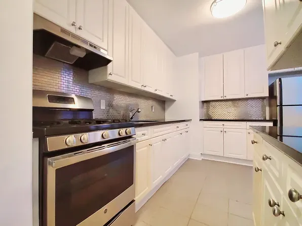 60 Turner Place image 5 of 12