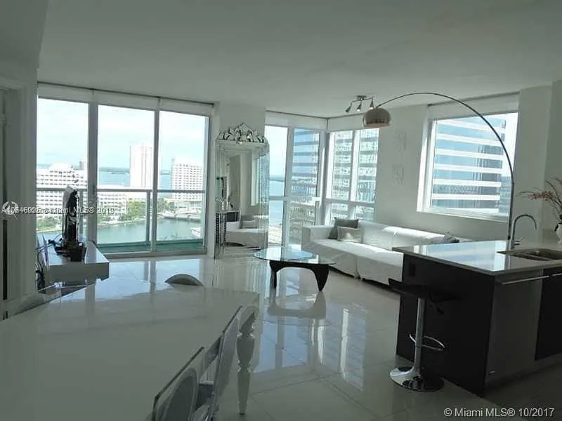 500 Brickell Ave #1902